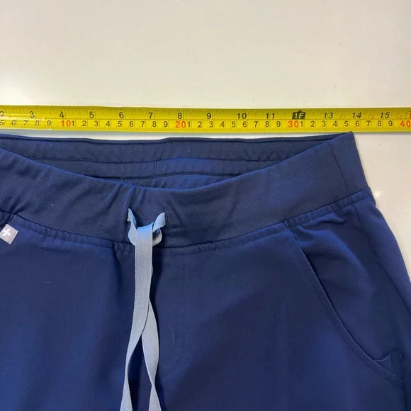 FIGS THE SET Navy Scrubs Casma Three-Pocket Top & Zamora Jogger Pants 📐S - Picture 13 of 15